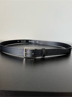 University Classic Black Leather Men's Belt with Silver Buckle size 38